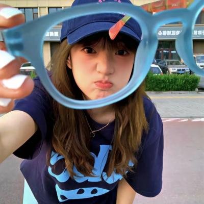 纸板屋女孩